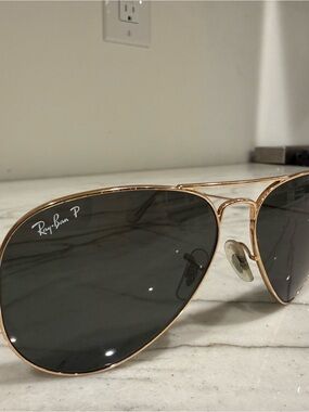 Ray-Ban RB3025 Classic Aviator Polarized Sunglasses Gold